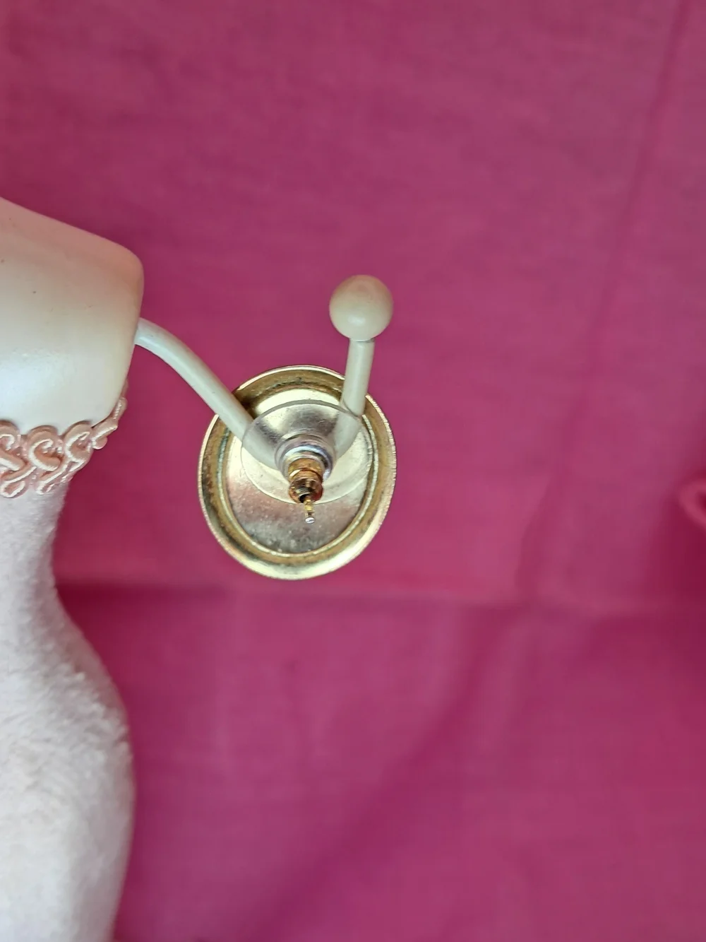 Classic Cream Cabochon Oval Faux Pearl Earrings (Goldtone)